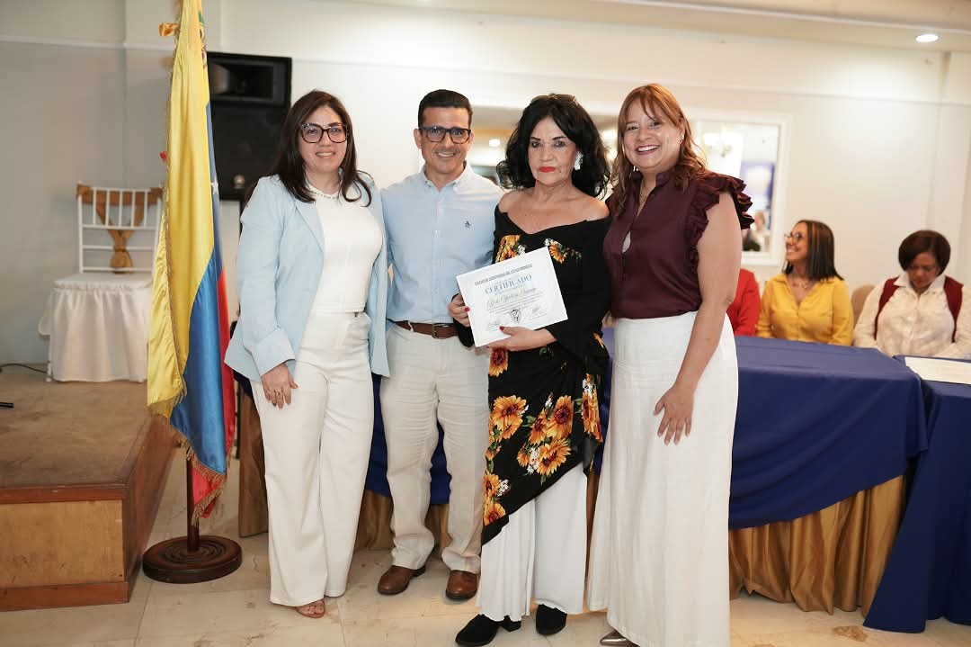 Odontólogos de Monagas conmemoraron su día reconociendo trayectoria de profesionales 3 presidenta1