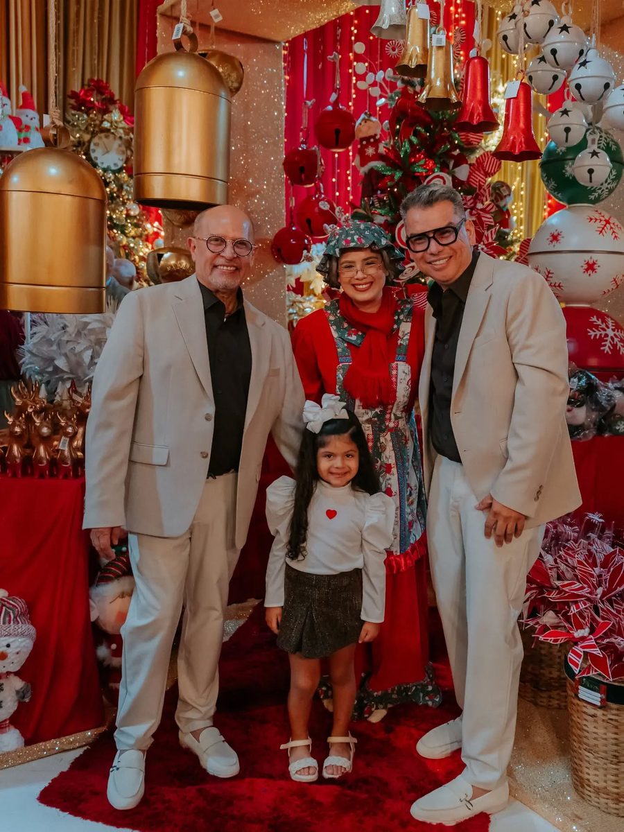 Ya abrió sus puertas D'Flores Home con la magia de la Navidad en el c.c. Monagas Plaza 2 rafael y alberto