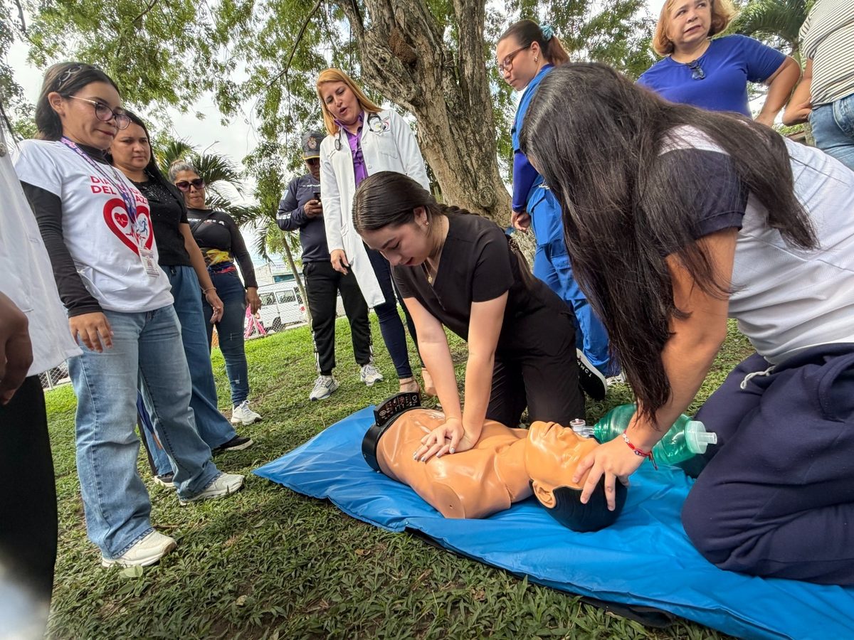 Cardiovascular de Oriente cierra Semana del Corazón con taller de RCP 3 rcp3