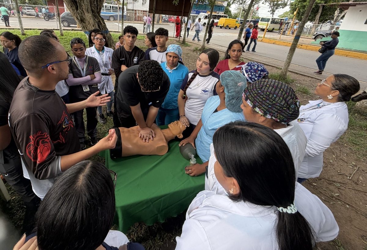 Cardiovascular de Oriente cierra Semana del Corazón con taller de RCP 5 rcp5