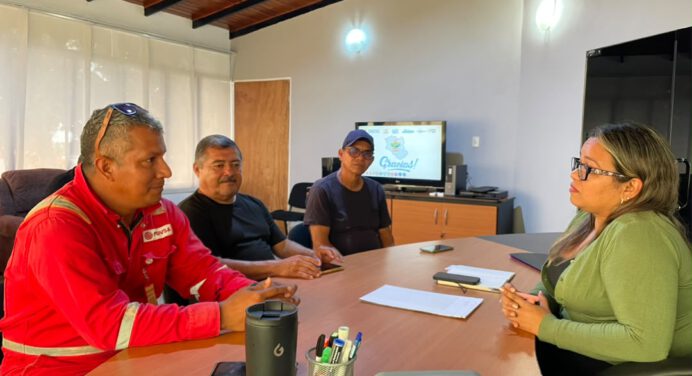 Alcaldesa Roselis León evalúa avance de la gasificación en el municipio Santa Bárbara