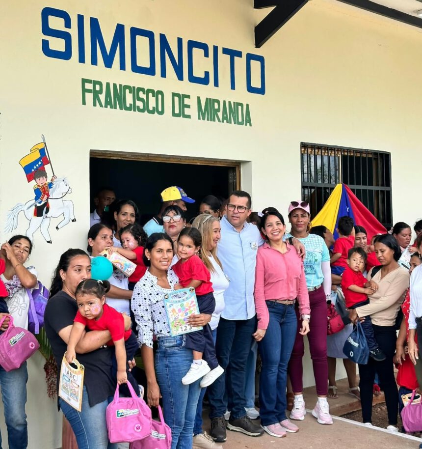 Alcalde Cedeño entrega rehabilitado Simoncito “Francisco de Miranda” de Punta de Mata 1 simoncito