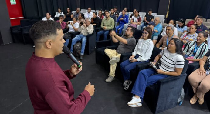 Realizan taller «Inteligencia Artificial vs Criterio vs Realidad» en Monagas