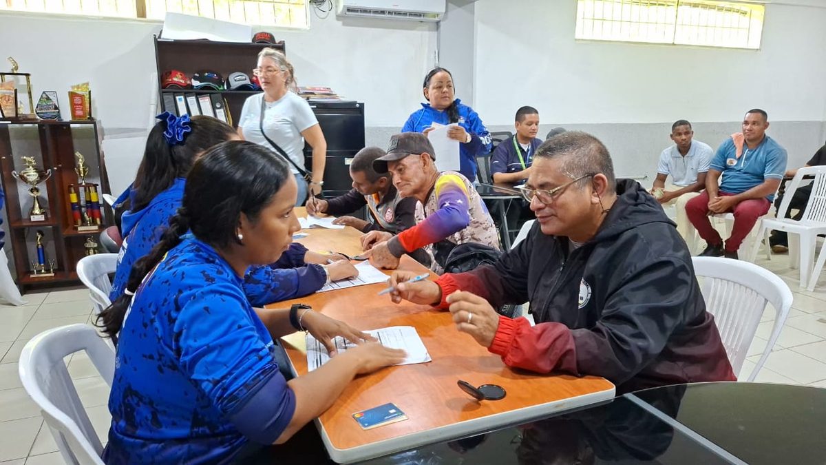Más de mil transportistas reciben tarjetas de débito en Monagas 2 transporte2